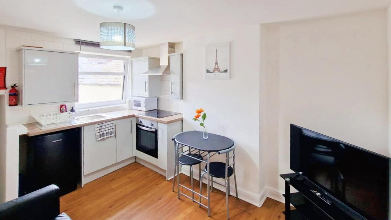 Jpl Apartment Кардиф Екстериор снимка